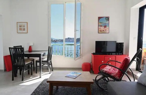 Villefranche-sur-Mer Apartment | Les Lucioles - Vue mer, AC, Wi-Fi, 4 pers
