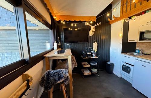 Les Menuires Apartment | Les Menuires centre! Chaleureux studio sur les pistes!