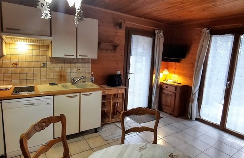 Les Orres Ski Chalet | Les Orres pied des pistes, dans chalet, location pour 2/3 personnes