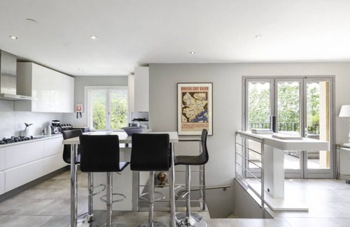 Le Bar-sur-Loup Villa | Les Papillons : Beautiful Provencal Villa With Unimpeded Views on Gourdon Valley