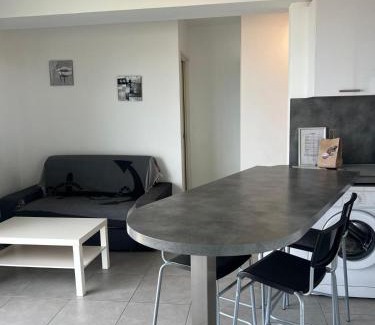 Le Grau-Du-Roi Apartment | Les pieds dans le sable Appartement Vue Mer 1 chambre 1 cabine