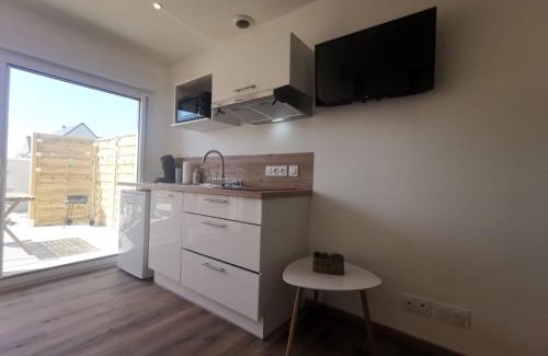 Sommervieu Apartment | Les pommiers Duplex cosy tout confort dans maison neuve avec terrasse entrée indépendante parking 5 mn de Bayeux et 10 mn plage du débarquement