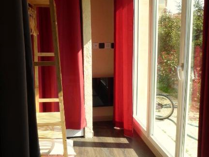 Six-Fours-les-Plages Apartment | Les Pucines bis Bas de villa 29 m2 luxe rez de jardin climatisation plein sud