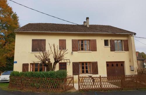 Champagnac-la-Riviere House | Les puits