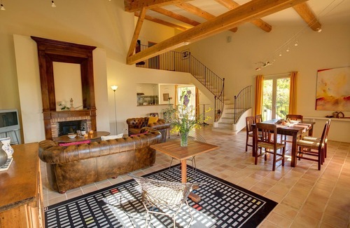 Le Barroux Villa | Les Ramiers - Four Bedroom Villa, Sleeps 8
