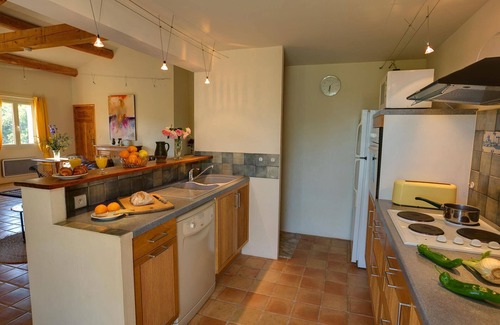Le Barroux Villa | Les Ramiers - Four Bedroom Villa, Sleeps 8