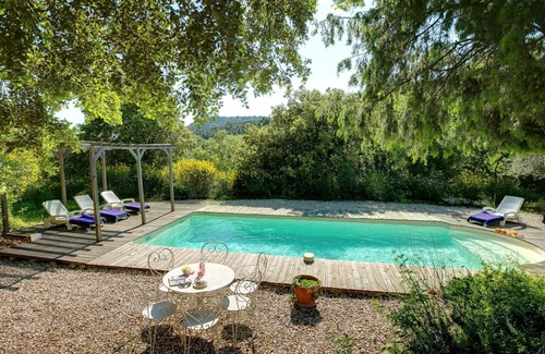 Le Barroux Villa | Les Ramiers - Four Bedroom Villa, Sleeps 8