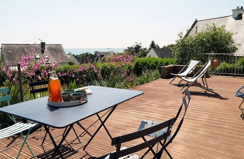 Saint-Meloir-des-Ondes Ski Chalet | Les Roches Noires