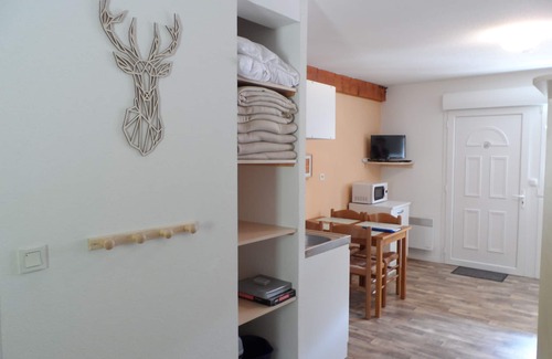 Premanon Apartment | Les Rousses (Jura) alt.1300m Appart 2/4 pers, quiet and nature.