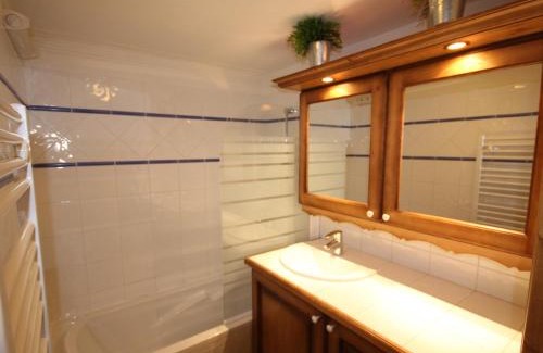 Bisanne 1500 Apartment | Les Saisies: 3 pièces cosy, 2 sdb, balcon, parking, 6 pers - FR-1-293-78