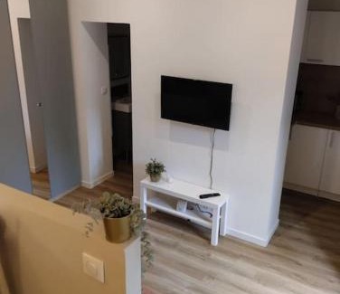 Arnaud Bernard Apartment | Les salenques