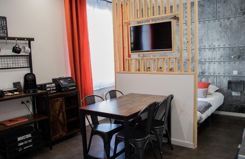 Clermont-Ferrand Apartment | * Les Suites aux Étoiles *