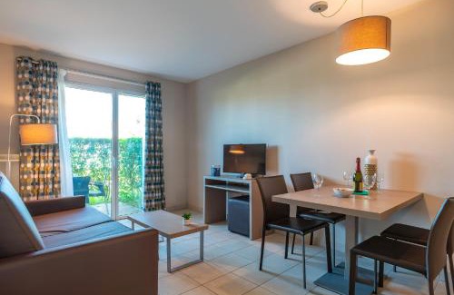 Concarneau Apartment | Les Thermes 406 - Appt avec piscine partagée