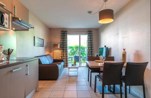 Concarneau Apartment | Les Thermes 427 - Appt avec piscine partagée