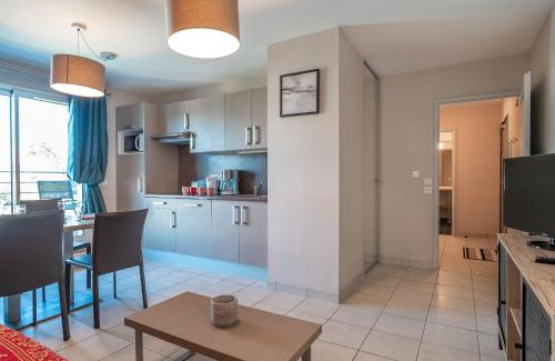 Concarneau Apartment | Les Thermes 532 - Vue mer avec piscine partagée