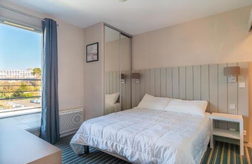 Concarneau Apartment | Les Thermes 532 - Vue mer avec piscine partagée