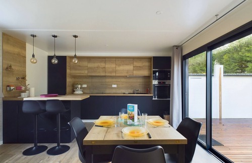 Saint-Gilles-Croix-de-Vie Ski Chalet | Les Voiles Blanches, chalet with pool for 8