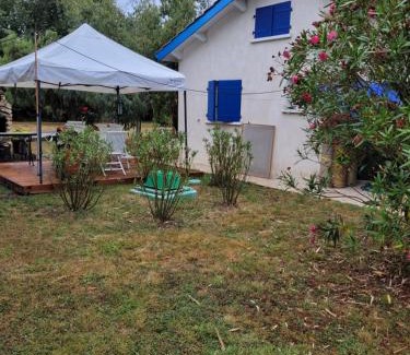 Saint-Vivien-de-Medoc House | LES VOLETS BLEUS