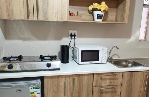 Middelburg Apartment | Lesedi Guesthouse Middleburg