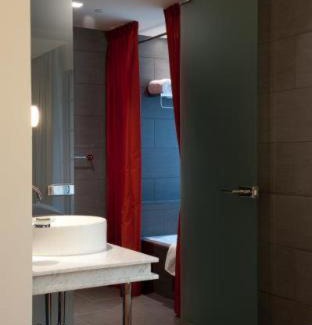 South Beach Hotel | Leslie Hotel Ocean Drive