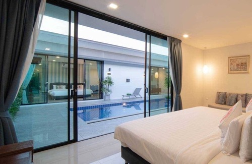 Si Sunthon Hotel | Lespalm Taraburi Pool Villa