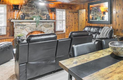 Huntingdon House | Less Than 1 Mi to Raystown Lake Family-Friendly Cottage!