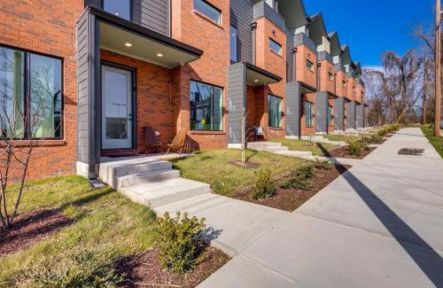 Knoxville House | Less Than 2 Mi to Dtwn Modern Townhome in Knoxville