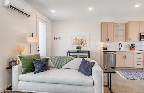Knoxville House | Less Than 2 Mi to Dtwn Modern Townhome in Knoxville