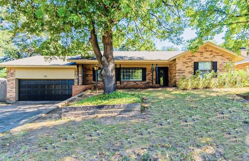 West Arlington House | Less than 6mi AT&T STADIUM! 5min to I-30, 8min to I-20!