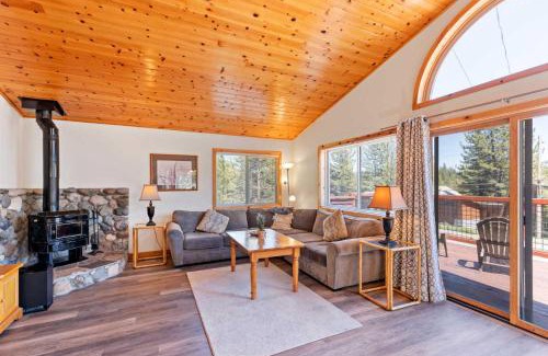 Truckee House | Less Than 8 Mi to Donner Lake Home with Deck and Balcony!