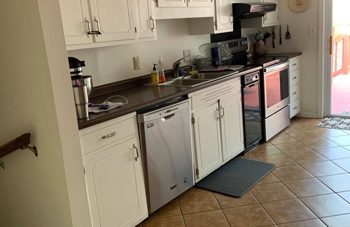 Oxford House | Less than five minutes to campus and square! Great for Football Game weekends!