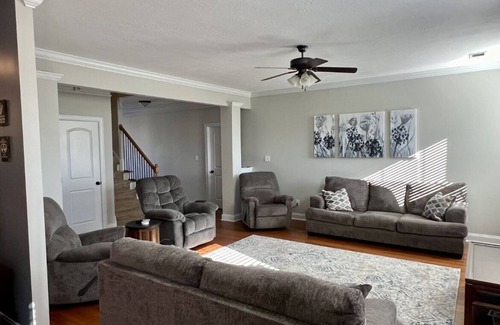 Evans House | Let us welcome you to our beautiful 4 br/4.5ba home FORE Masters week! ⛳️
