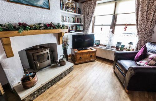 Staithes House | LetAway - Captain Cook's Cottage, Staithes