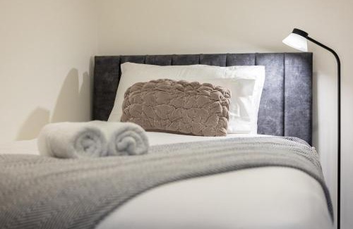 Southport Apartment | Lethbridge Villa 49 Apartment 2 Super Fibre WiFi, free parking