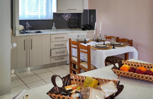 Kolymbari Apartment | Leti's Traditional Hilltop Maisonette with seaview