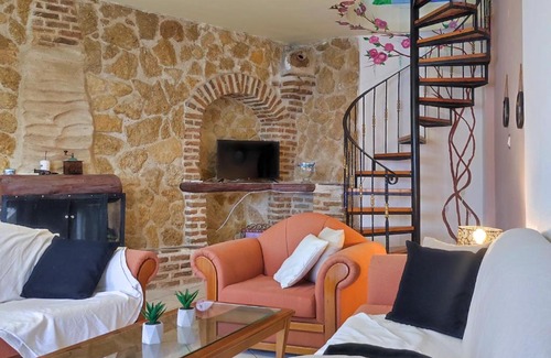Kolymbari Apartment | Leti's Traditional Hilltop Maisonette with seaview