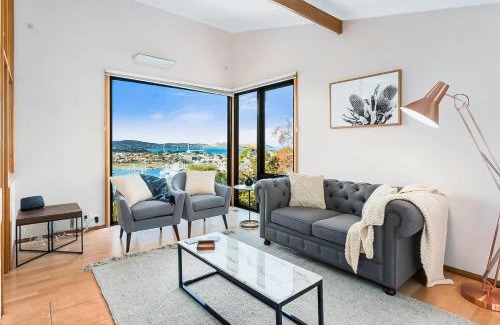 Rosny House | Leura Bayview Retreat - close to CBD&Air port