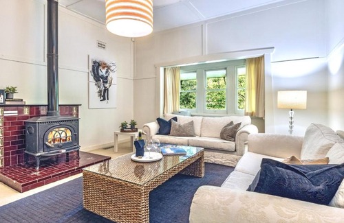 Leura House | Leura Country Cottage