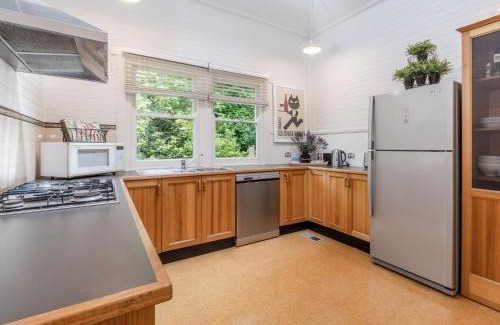 Leura House | Leura Country Cottage