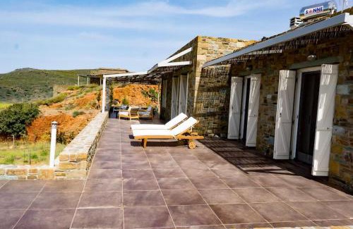 Ydrousa House | Levander Stone House