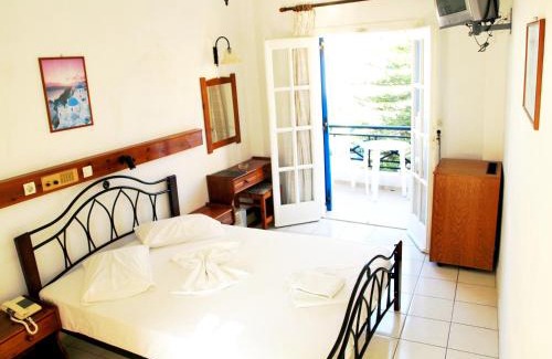 Kamari Hotel | Levante Beach Hotel