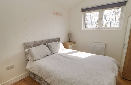 Hutton Rudby Cottage | LEVENDALE POD, pet friendly, with hot tub in Hutton Rudby