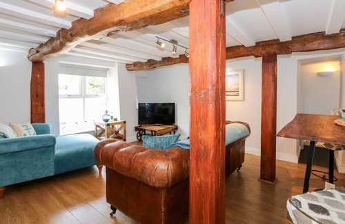 Docking Cottage | LEVERET COTTAGE, pet friendly, character holiday cottage in Docking