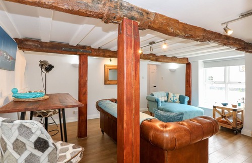 Docking Cottage | LEVERET COTTAGE, pet friendly, character holiday cottage in Docking