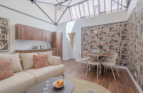 Epinettes Apartment | LevloftParis