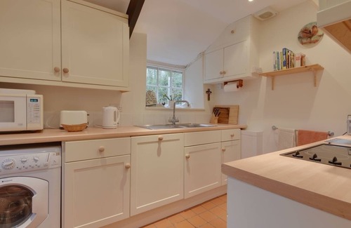 Lewtrenchard Cottage | LEW QUARRY COTTAGE, family friendly, with open fire in Lewdown