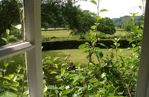 Lewtrenchard Cottage | LEW QUARRY COTTAGE, family friendly, with open fire in Lewdown