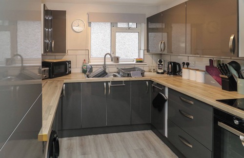 St. Ann's Chapel Cottage | LEWIS LODGE, pet friendly, with a garden in St Ann's Chapel, Cornwall