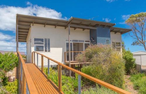 Carrickalinga House | Lewis Retreat 40 Lewis Road