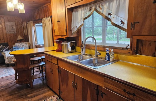 Lewiston Cabin | Lewiston Cabin close to town with views of East Twin Lake
